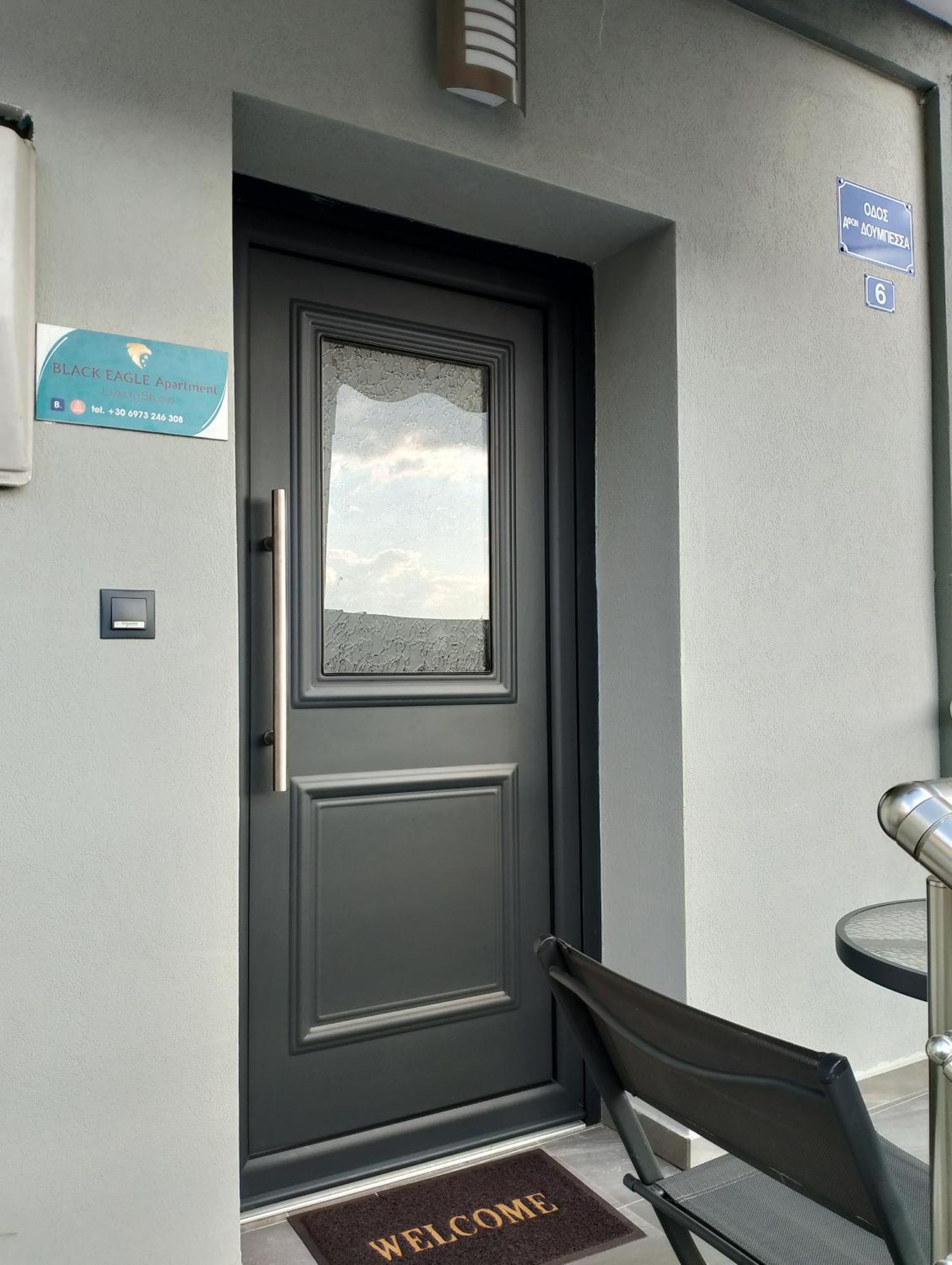 Black Eagle Apartment Drama Exterior photo